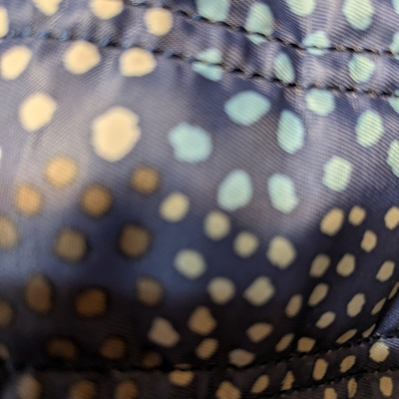 Lug Surprise Box - Picture 3 of 7